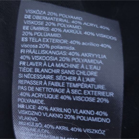 Divided H&M Crop Sweater Medium Juniors Black New York London Paris Down Sleeve - Picture 5 of 5